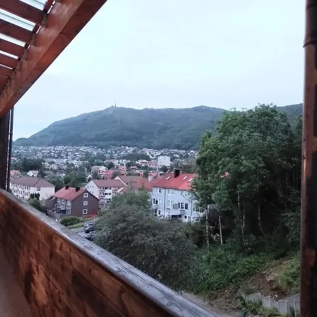 Cosy Near Center Апартаменти